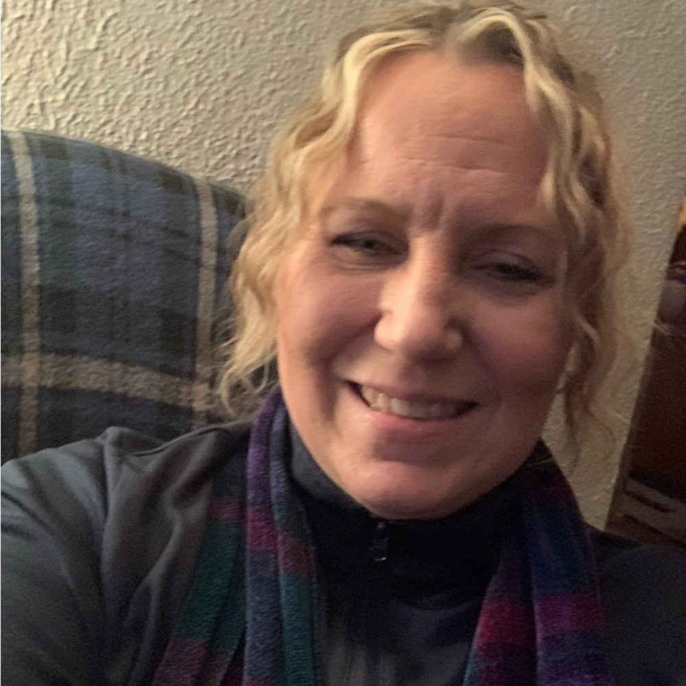 Meet your Posher, Becca
